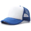Klassieke blauw-witte trucker pet met ademend mesh gedeelte en een gebogen klepontwerp - S (54-56 cm) / Blauw