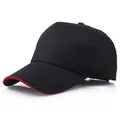 Schwarze Baumwoll-Baseballkappe mit 5 Panelen und rotem Kontrastrand am Schirm - Schwarz Roter Rand
