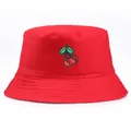 Cappello a secchiello in cotone rosso vivace con ricamo a ciliegia in stile minimalista - Taglia unica / Rosso