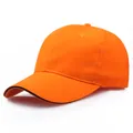 Einfarbige hellorange Baumwoll-Baseballkappe mit schwarzer Sandwich-Krempe und 6 Panels - L (58-60cm) / Orange