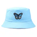 Hellblauer Anglerhut aus Baumwolle mit feiner blauer Schmetterlingsstickerei vorne - M(56-58cm) / Himmelblau