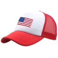 Klassische rot-weiße Trucker-Mütze mit US-Flagge und atmungsaktivem Mesh-Rückenteil - L / Rot
