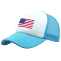 Hellblaue Trucker Cap mit US-Flagge auf weißer Frontseite und atmungsaktivem Netz - L / Himmelblau
