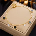 Elegante tobillera bañada en oro con colgantes de esmalte negro y circonitas claras - Estilo de Circonita Redonda Negra (B951)