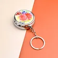 Boîte à pilules ronde en métal avec décor rose et papillon et porte-clés pratique - Style Rose Chinoise Avec Porte-clés