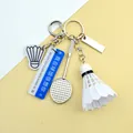 Portachiavi per badminton con volano bianco e ciondolo a segnale stradale blu - Volano Bianco e Racchetta Grande in Lega Citazione Etichetta Lunga