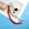 Kreativer geflochtener Schlüsselanhänger mit Herzkarabiner, Kugel und Würfel-Anhängern - Rot Weiß Gewebtes Seil - Nr 8 Ball Würfel