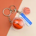 3D Basketball Schlüsselanhänger mit orangefarbenem Ball und blauem Schild am Sportclip - Basketball mit Schild Nächste Station