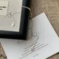 Κομψό κολιέ από ασήμι S925 με στρογγυλό αστραφτερό διαμάντι μονόπετρο για γυναίκες - Αλυσίδα από Ασήμι 925 / Στυλ Στρογγυλό Ζιργκόν 5mm