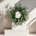 Ghirlanda di olivo artificiale con bacche per decorazione di pareti e porte casa - 40CM / verde oliva