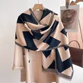 Elegante dikke kasjmierachtige sjaal met zwart-beige geometrische patronen en franjes - Golf-Zwart Kameel / 188cmx65cm