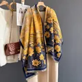 Sciarpa scialle invernale da donna in finto cashmere con motivo margherita dorata - 185*65cm / Margherita Dorata