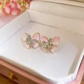 Orecchini a farfalla in smalto rosa con strass argentati e dettagli placcati in oro - 61# Orecchini a Bottone a Doppia Farfalla in Smalto Rosa con Strass