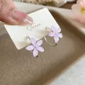 Orecchini a cerchio con fiori in opale rosa e accenti di diamanti scintillanti - 39# Orecchini a Cerchio Argento con Pendente a Fiore a Cinque Petali Perlato Rosa