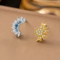 Detail der asymmetrischen Sonnen- und Mondohrringe mit Zirkonia und Metall-Finish - Kupfer / Sonne und Mond Ohrringe (G302)