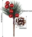 Aghi di pino artificiali con bacche rosse e pigne innevate per decorazione natalizia - Ramo di Pino Innevato con Bacche Rosse