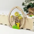 Decorazione pasquale in legno a forma di uovo con sagoma di coniglio e margherita - Uovo Traforato Coniglio e Fiore Giallo