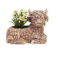 Creative resin highland cow planter with rustic wood texture and artificial daisy flowers - Highland Cow Style