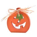 Halloween Kürbis Dekofigur aus Holz mit geschnitztem Gesicht und Strohschleife - Stil A