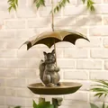 Vogelhaus Eichhörnchen mit Schirm aus Bronzeharz als dekorativer Gartenanhänger zum Aufhängen - Eichhörnchen