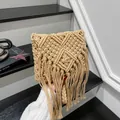 Böhmische handgefertigte Makramee-Tasche mit langen Fransen und Rautenmustern - Vertikaler Stil Mit Anhänger / Khaki