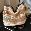 Gestreepte katoenen draagtas in crème en karamel met lederen handvatten en pop hanger - Groot / Met Hanger / Beige & Khaki