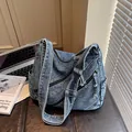 Sac fourre-tout en jean bleu délavé rétro avec fermetures éclair et bandoulière large - Bleu Vintage
