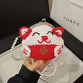 Borsa Maneki-neko lavorata a maglia a mano con catena di perle e ciondolo portafortuna - Gatto portafortuna