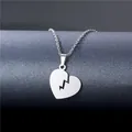 Polierter silberner Herzanhänger mit Blitzriss-Design an einer schlichten Gliederkette - Blitz Gebrochenes Herz Stil (XL143)