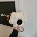 Bolso bandolera de peluche de perrito color crema con textura suave tipo borrego - Blanco Roto
