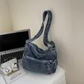 Vintage blauw gewassen denim shopper met meerdere zakken en verstelbare brede riem - Vintage Blauw