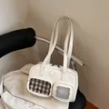 Sac à bandoulière en similicuir blanc crème avec poche à carreaux et détails en maille - Sans Pendentif / Blanc
