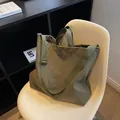 Grand sac fourre-tout en toile vert armée avec bandoulière réglable pour le quotidien - Vert