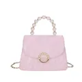 Sac bandoulière rose avec poignée en perles, cuir texturé et fine chaîne dorée - Rose