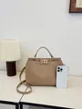Sac à main élégant en cuir beige avec fermoir doré et bandoulière réglable pour femmes - Khaki Litchi