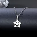 Collana in acciaio inossidabile con ciondolo a stella e ritaglio di viso sorridente - Stile Stella Sorridente (XL161)