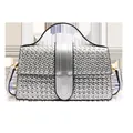 Silberne Abendhandtasche mit Webstruktur, schwarzen Griffen und Golddetails - Silber