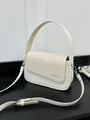 Bolso bandolera blanco crema con solapa tejida y logotipo de cuero grabado - Blanco Roto
