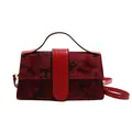 Sac à main carré rouge foncé avec broderie florale et papillons en relief - Rouge
