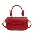Sac bandoulière élégant en similicuir rouge avec poignée nouée et détails argentés - Rouge (Sans Pendentif)