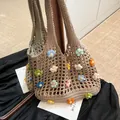 Borsa tote all'uncinetto fatta a mano con fiori 3D colorati in maglia beige e traforata - Cachi