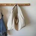 Bolso tote grande blanco roto en nailon texturizado para el viaje diario de la mujer - Blanco Roto