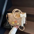 Borsa in paglia intrecciata a mano con fiori, fiocco in pizzo e fodera con coulisse - Cachi