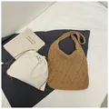 Borsa a tracolla all'uncinetto marrone con motivo a rombi e sacchetto interno in tela crema - Con tasca interna / Cachi
