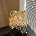 Secchiello in macramè crema fatto a mano con motivo boho traforato e chiusura a cordoncino - Beige