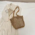 Bolso tote de punto bohemio con bolsa interior gris con cordón en color marrón - Caqui