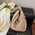 Beige gestrickte Schultertasche mit bunten Perlen für den Strandurlaub - Khaki