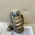 Borsa porta borraccia trapuntata color oro champagne con tracolla regolabile e finitura metal - Champagne