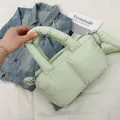 Borsa a mano trapuntata verde chiaro con manico imbottito e tracolla moda - Verde