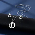 Set di gioielli in acciaio inossidabile argento lucido con collana lettera D e orecchini - Lettera D / Argento